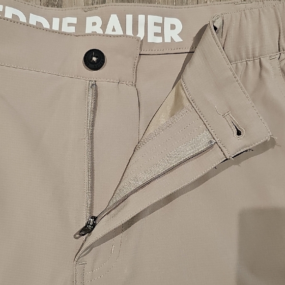 Eddie Bauer Men's Beige Flat Front Shorts - Picture 4 of 6